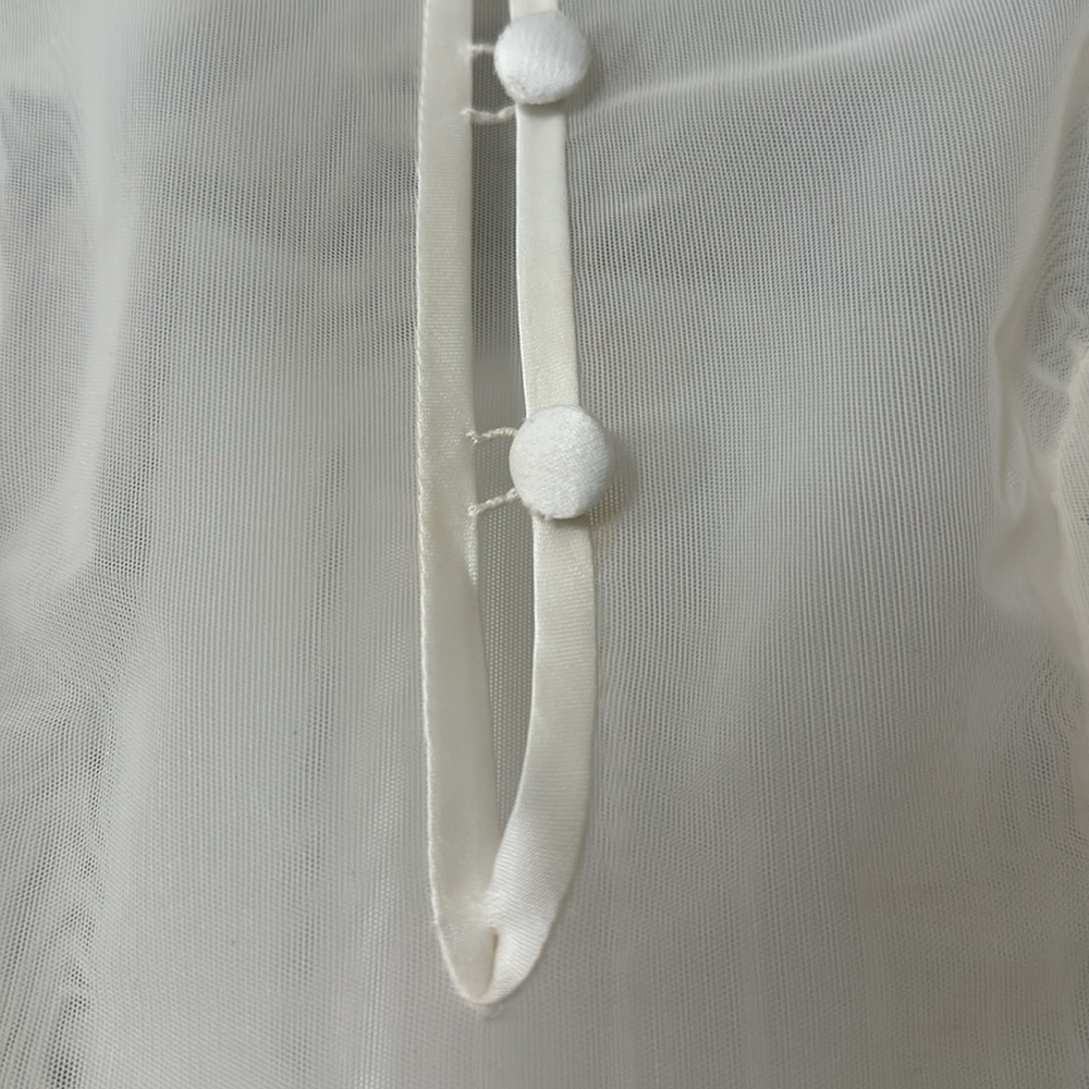 White - Picture 5 of 6